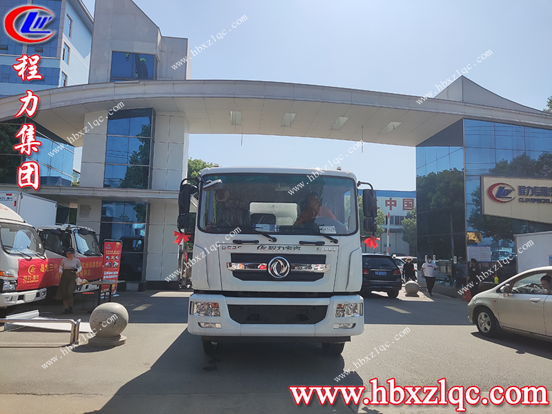 五月南風(fēng)起，程力東風(fēng)國六D9灑水車思君下“巴蜀”