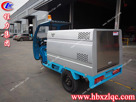 伸縮靈活，可360°旋轉(zhuǎn)，程力牌三輪高壓清洗車(chē)實(shí)現(xiàn)無(wú)死角清洗作業(yè)